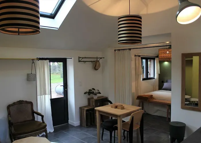 L'abri Du Monde * Fleury-la-Foret